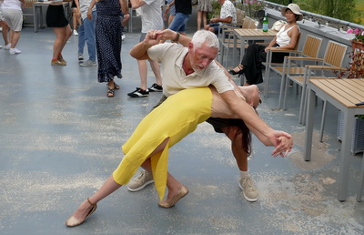 Zur Galerie -->